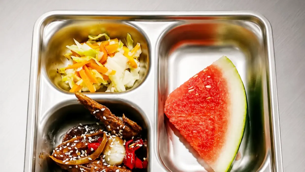 Penampakan menu SPPG Banyumulek Lombok barat milik Yayasan Batu Emas.
