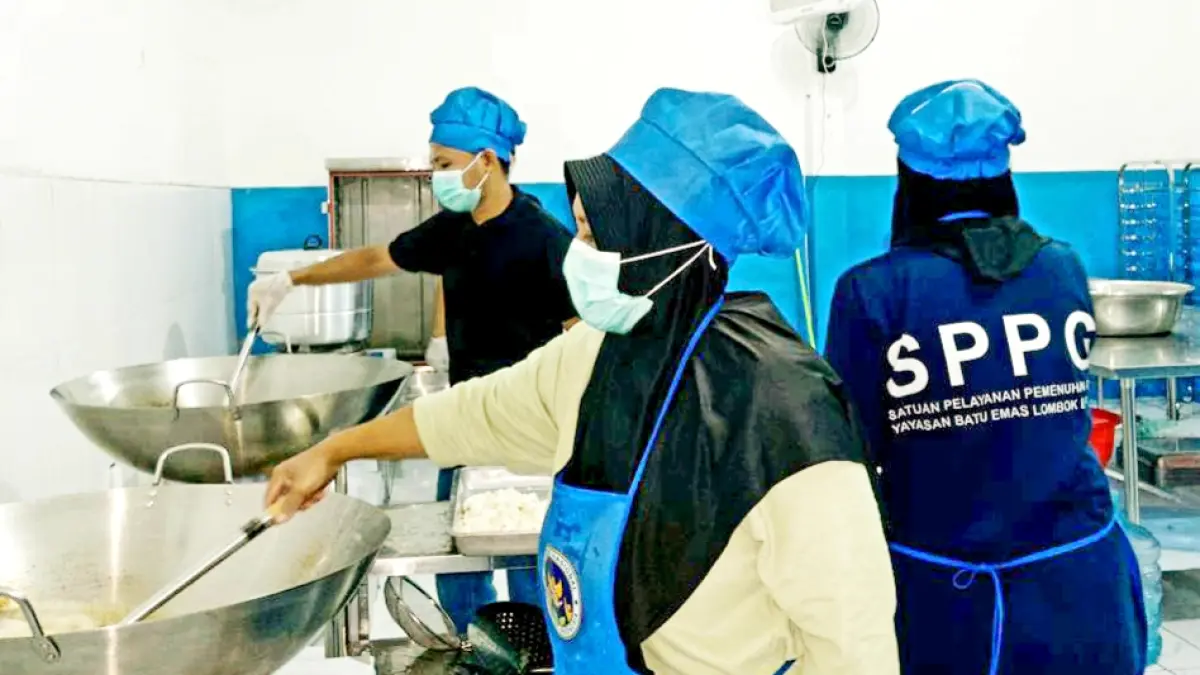 Pengawasan ketat Yayasan Batu Emas terus dilakukan, terutama soal kelengkapan standar atribut para juru masak.