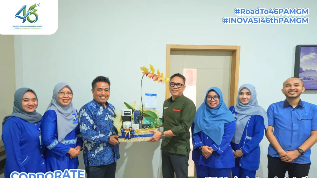 Dirut PAM Giri Menang H Sudirman memberikan apresiasi kepada PT Varindo Lombok Inti sebagai salah satu pelanggan loyal sebagai rangkaian HUT ke-46.