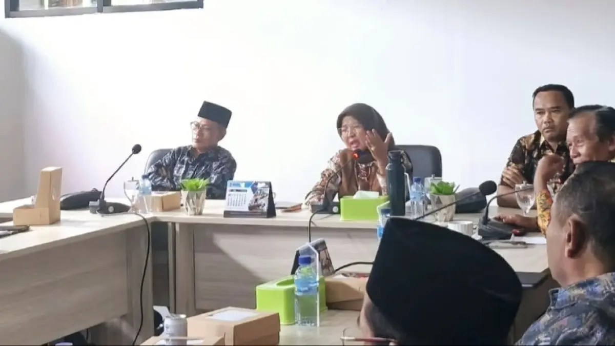 Ketua DPRD NTB Baiq Isvie Rupaeda didampingi Wakil Ketua DPRD NTB Lalu Wirajaya melakukan audiensi terkait maraknya kasus kekerasan seksual di lingkungan pendidikan dan pondok pesantren, Kamis (4/6).