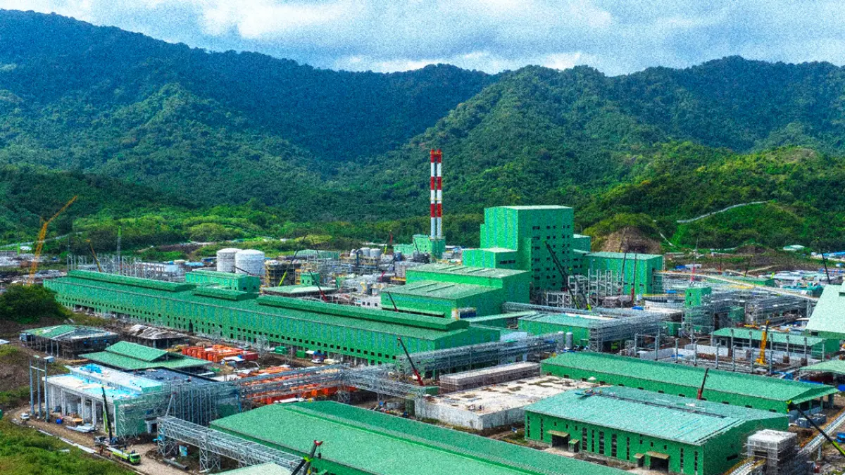 HILIRISASI PRODUK: Fasilitas smelter mengolah konsentrat tembaga, untuk menghasilkan katoda tembaga di PT AMNT, berlokasi di Sumbawa Barat. (IST/LOMBOK POST)