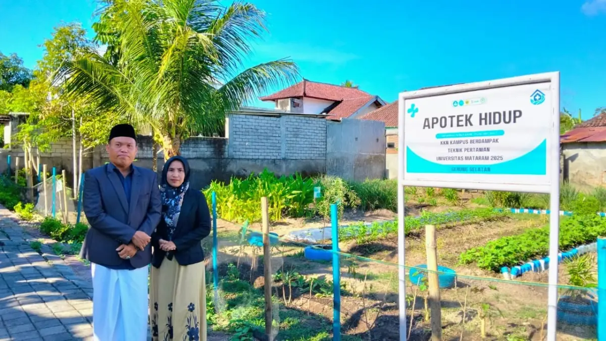 INOVATIF: Lurah Gerung Selatan Akhwan Mashudi menunjukkan kawasan Apotek Hidup dan Warung Hidup di Lingkungan Dodokan. 