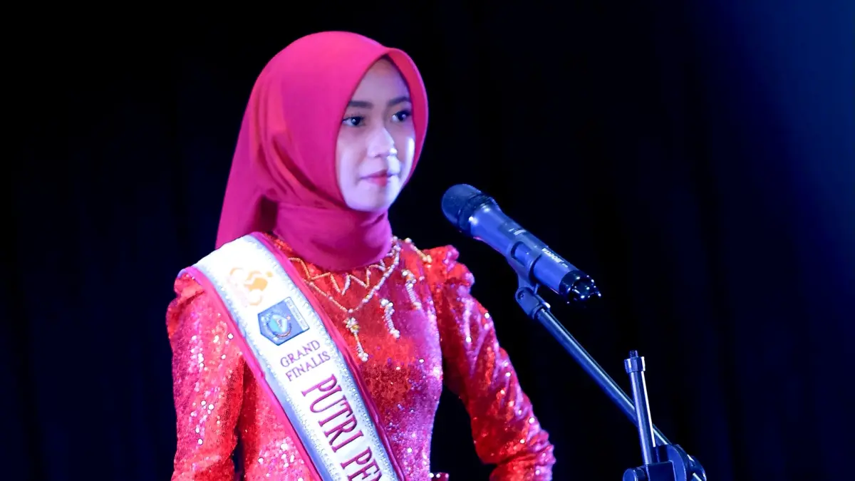GO NASIONAL: Pratiwi Wulandari, mahasiswi asal Desa Kebon Ayu, Lombok Barat yang dinobatkan sebagai First Runner Up Puteri Pendidikan NTB 2026. 
