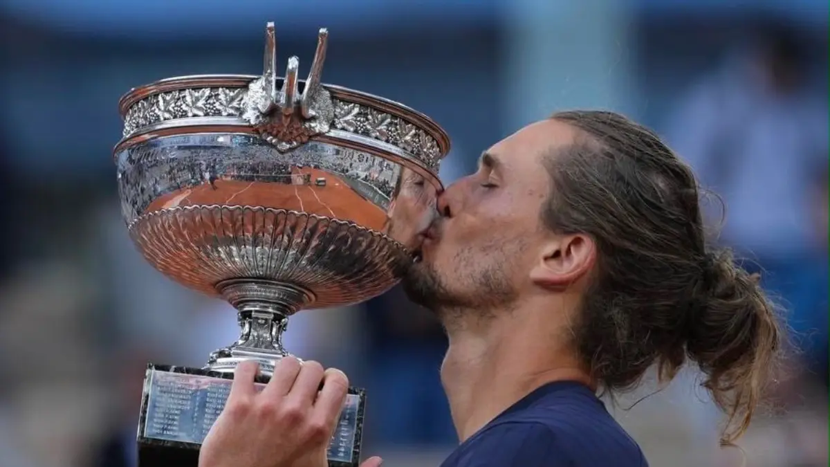 Alexander Zverev juara Roland Garros 2026. Rafael Nadal, Carlos Alcaraz, dan legenda tenis dunia kompak memberi selamat. (Instagram Roland Garros)