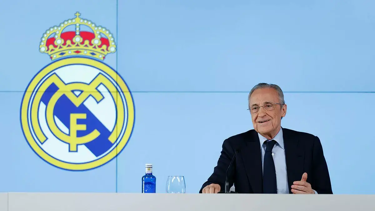 Florentino Perez menang mutlak dalam pemilihan Presiden Real Madrid. Sang penguasa Santiago Bernabeu amankan jabatan hingga 2030.