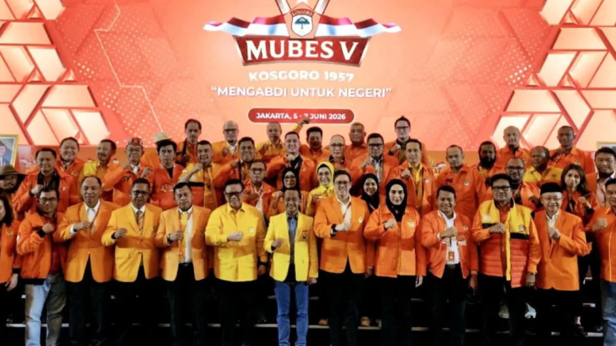 Ketua Umum Pimpinan Pusat Kolektif (PPK) Kosgoro 1957 periode 2026-2031 Sari Yuliati bersama Ketua Umum Partai Golkar dan seluruh PDK Kosgoro se-Indonesia berfoto usai Mubes V Kosgoro di Hotel Merlynn Park Jakarta, Sabtu (6/6).&nbsp;