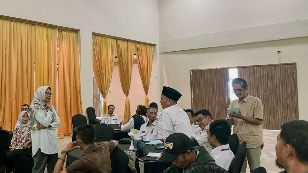 Forum diskusi stakeholder ini menjadi ruang penting bagi ITDC untuk evaluasi dampak, mendengar perspektif warga, serta menajamkan strategi pengembangan KEK Mandalika di Loteng, Senin (8/6). (Dewi/Lombok Post) 