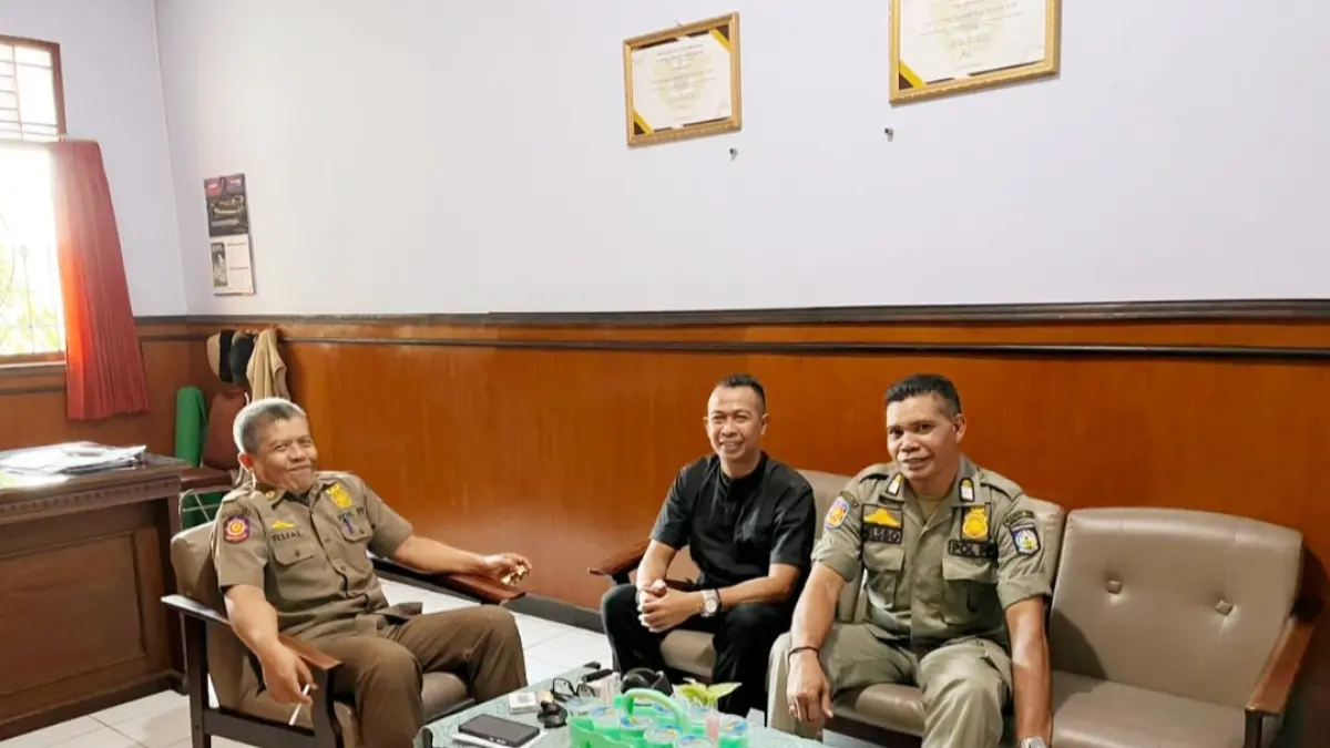 Satpol PP NTB Provinsi NTB menerima kunjungan kerja dari Kabid Gakda Satpol PP Kabupaten Sumbawa Barat, Senin (8/6/2026).