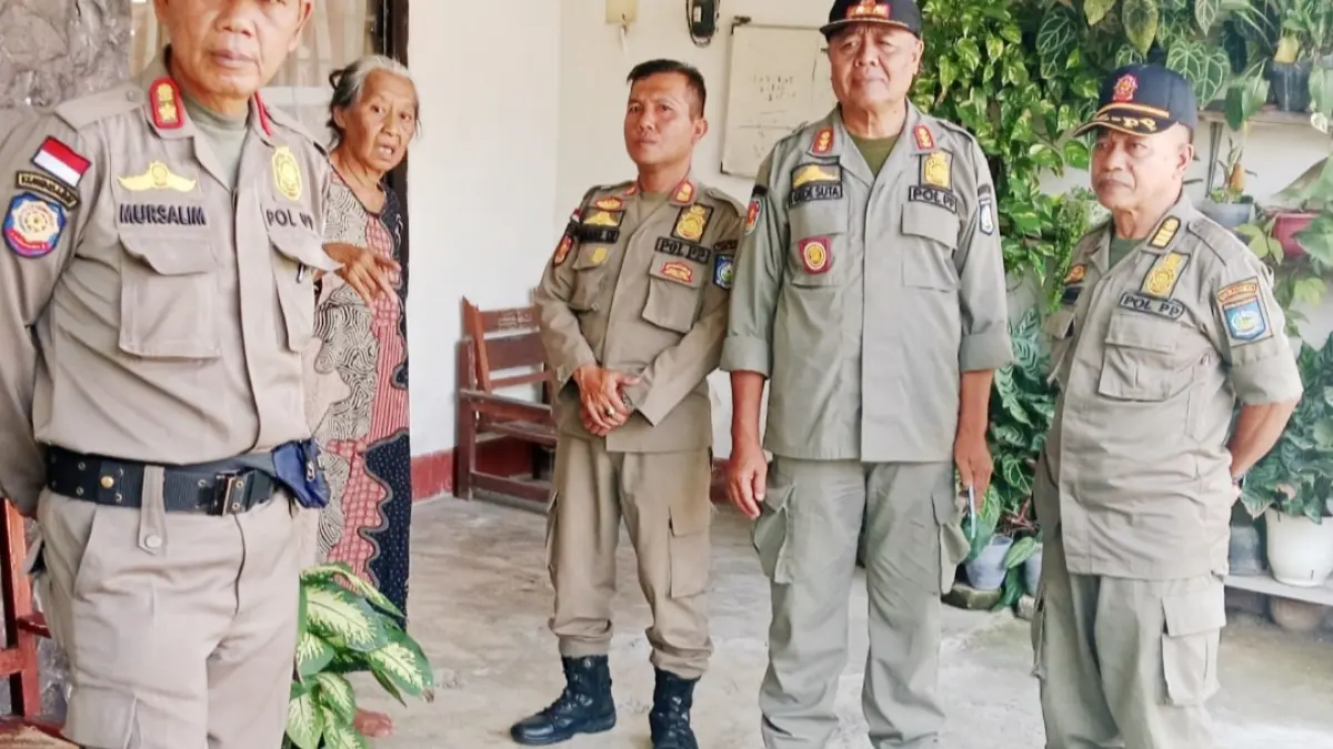 Tim Satpol PP NTB juga melaksanakan kunjungan kedinasan ke kediaman salah satu anggotanya, R. Agus Susiawan.