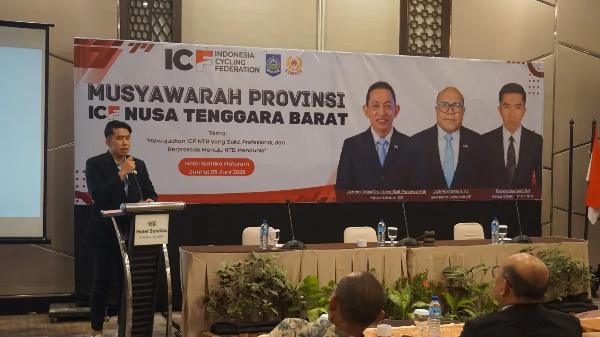 Ketua Pengprov ICF NTB Robyal Alsahasri memberikan sambutan usai terpilih aklamasi.

