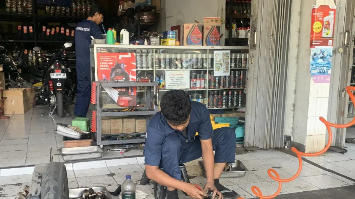 Salah satu bengkel di Kota Mataram