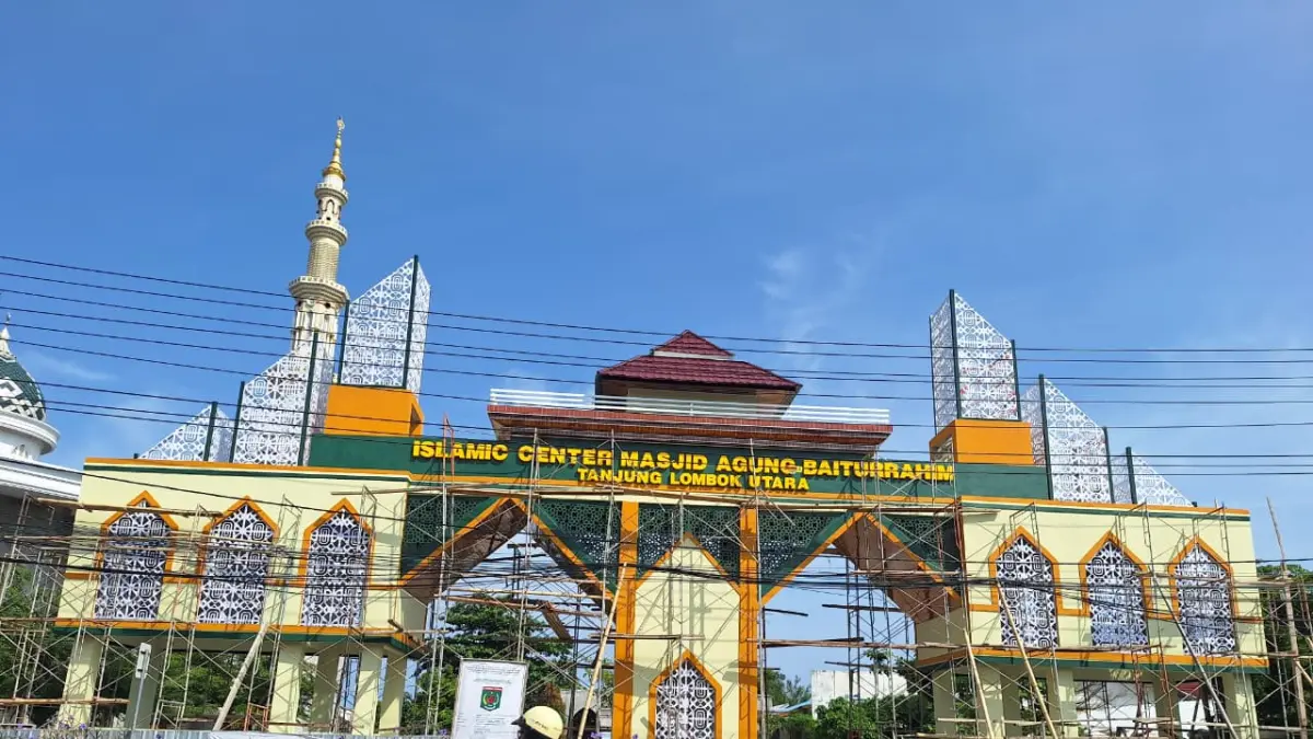 MASA SANGGAH: Islamic Center Lombok Utara akan dilanjutkan pemagaran pada tahun ini.