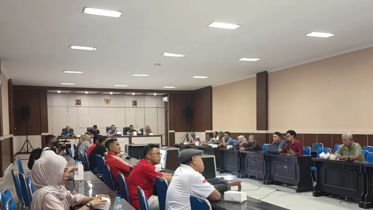 PERSIAPAN: Panitia dan sejumlah tim dari beberapa pihak tengah melakukan rapat koordinasi untuk mematangkan persiapan Event Lombok Timur BeRari Half Marathon