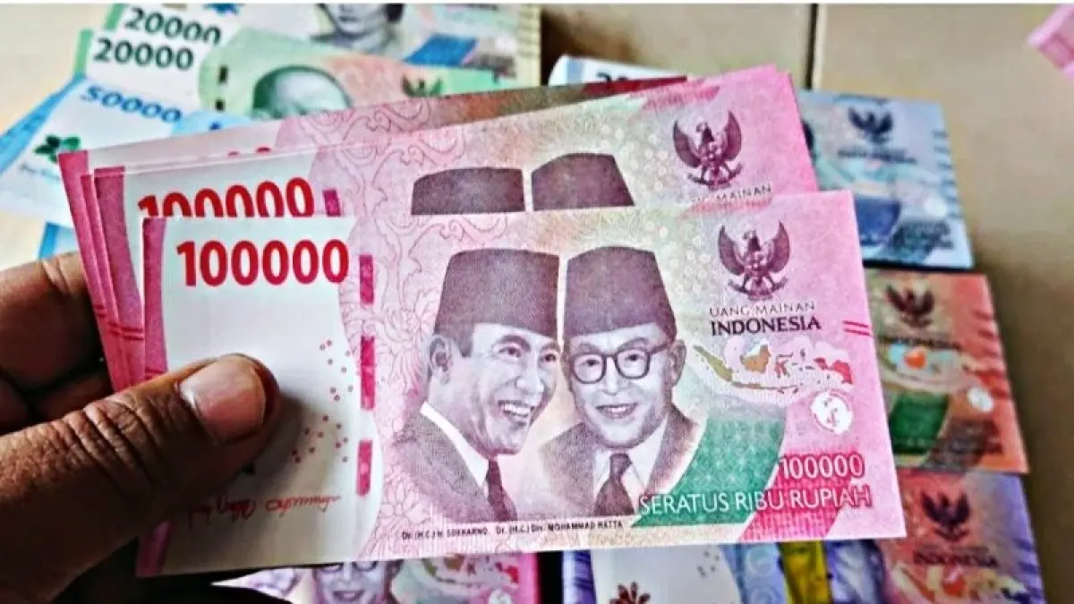 UANG MAINAN: Penampakan uang mainan yang sekilas hampir mirip dengan Rupiah asli. (Istimewa)