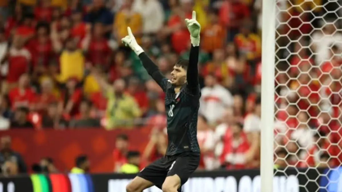 Penjaga gawang muda Australia Patrick Beach menjadi tembok kuat bagi Turki di laga Grup D Piala Dunia 2026. (FIFA)
