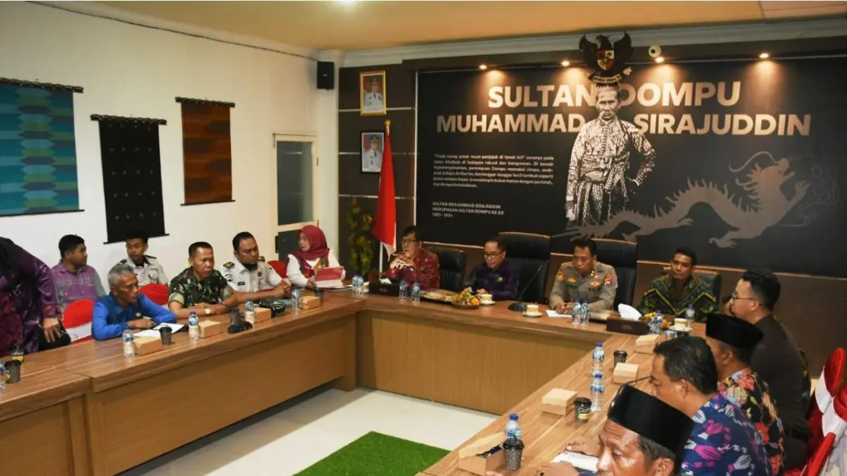 Plh Sekda Dompu Khairul Insyan memimpin rakor Satgas PPA, beberapa hari lalu.