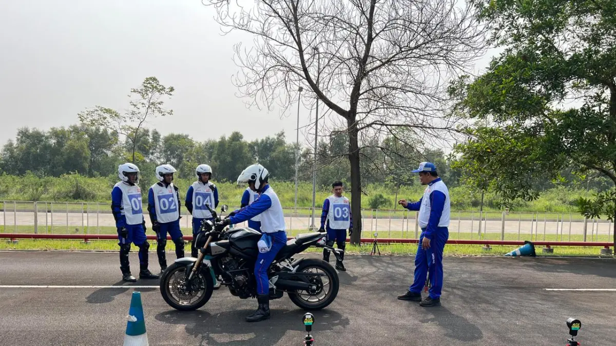 Jangan Asal Rem! Pahami Prosedur Pengereman yang Benar untuk Mencegah Kecelakaan di Jalan Raya.