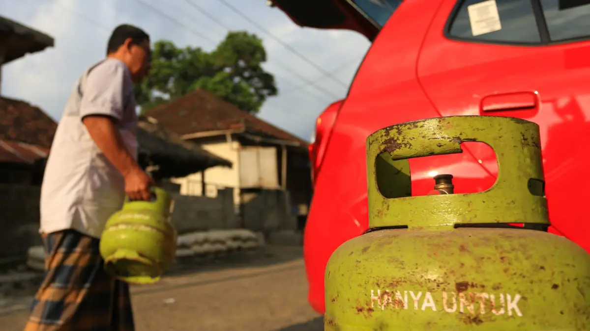 LPG 3 kg bersubsidi diperuntukkan khusus bagi masyarakat kurang mampu dan usaha mikro. (IVAN/LOMBOK POST)