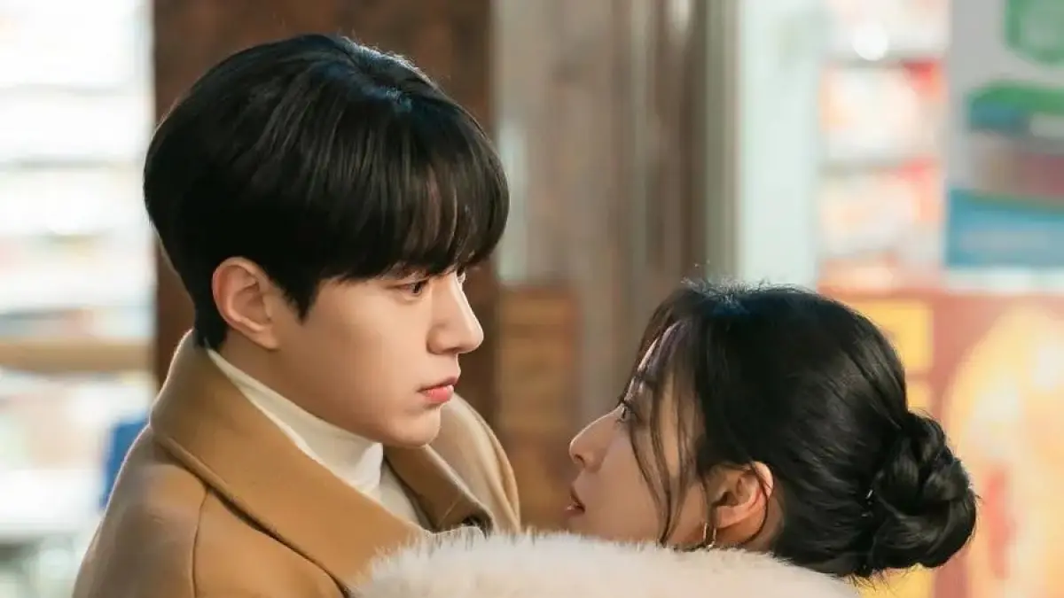 Sinopsis lengkap Drama Korea Love In Sync, ketika psikolog populer bertemu seleb mati rasa. (SOOMPI)