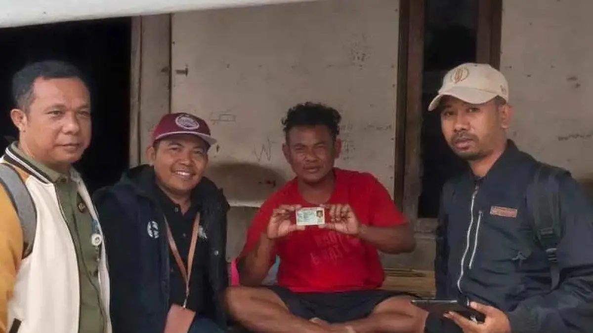 BERI ATENSI: Bawaslu KLU melakukan uji petik pengawasan pemutakhiran data pemilih berkelanjutan.