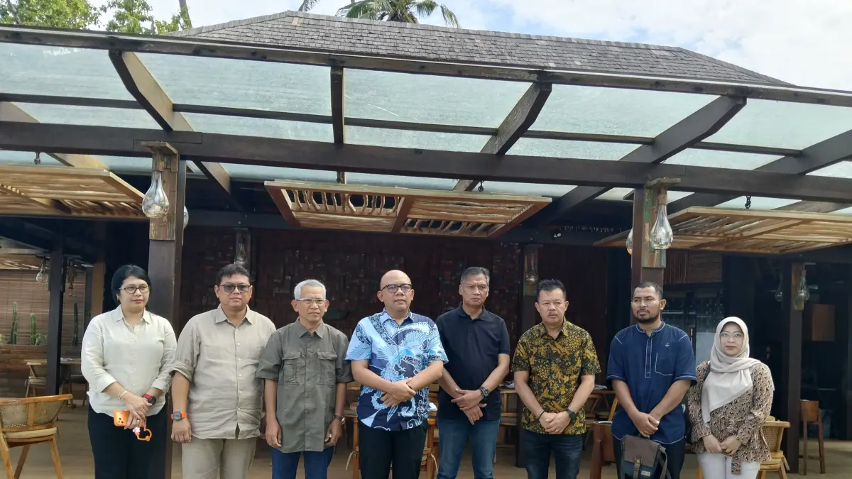 DIAPRESIASI: Direksi BPJS Kesehatan Pusat mengapresiasi langkah Pemdes Senggigi yang menjami kesehatan ratusan warganya dengan menjadi peserta JKN-KIS BPJS Kesehatan.

