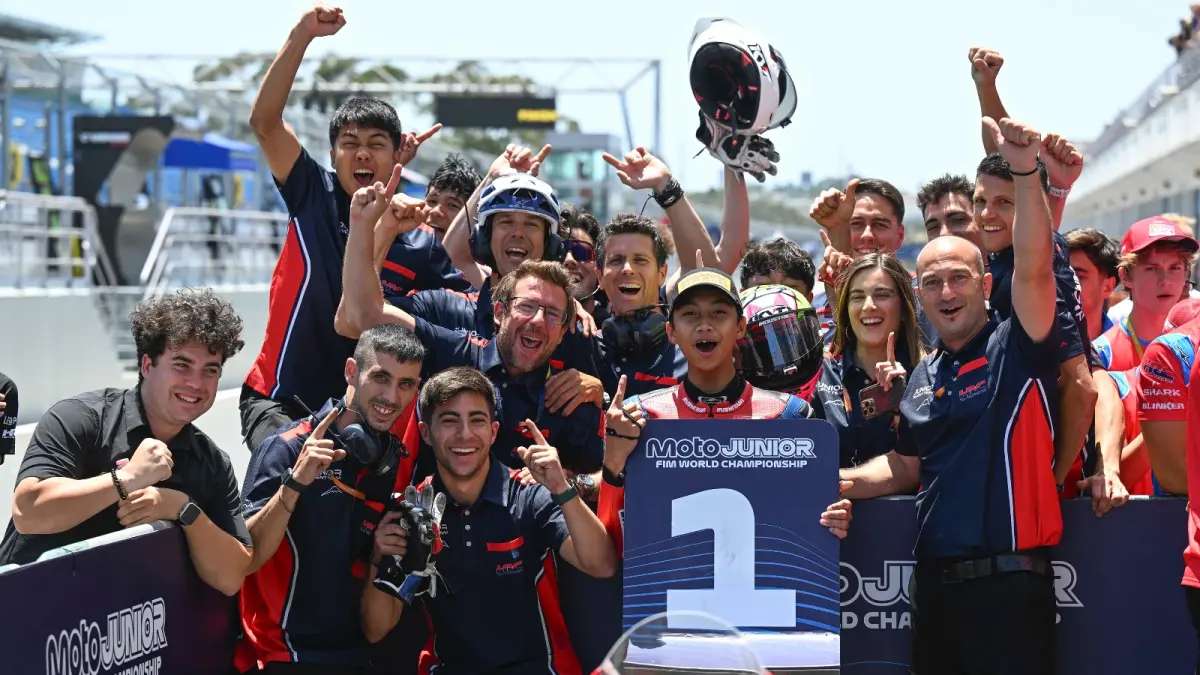 pembalap binaan Astra Motor saat raih podium