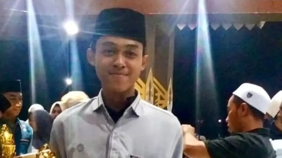 BERPRESTASI: Siswa MAN 2 Mataram Muhammad Zainullutfi meraih juara Juara II cabang Tahfidz kategori 10 Juz dalam MTQ XXXI Tingkat Provinsi NTB.

