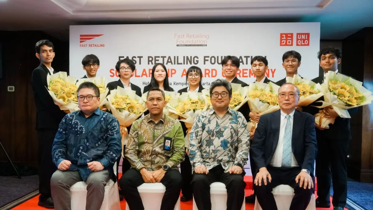 Fast Retailing Foundation Lepas Sembilan Penerima Beasiswa Indonesia Angkatan Pertama untuk Melanjutkan Studi di Jepang.