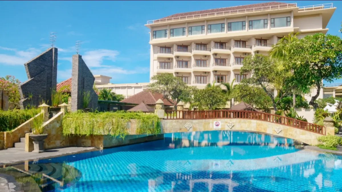 Hotel bintang 4 ini telah lama menjadi pilihan favorit bagi wisatawan bisnis, turis, maupun keluarga.
