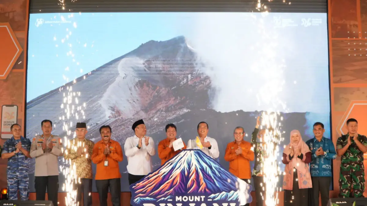Gubernur NTB dan Wakil Kepala BPS RI mencanangkan Sensus Ekonomi 2026. Pelaku usaha diajak memberikan data akurat.
