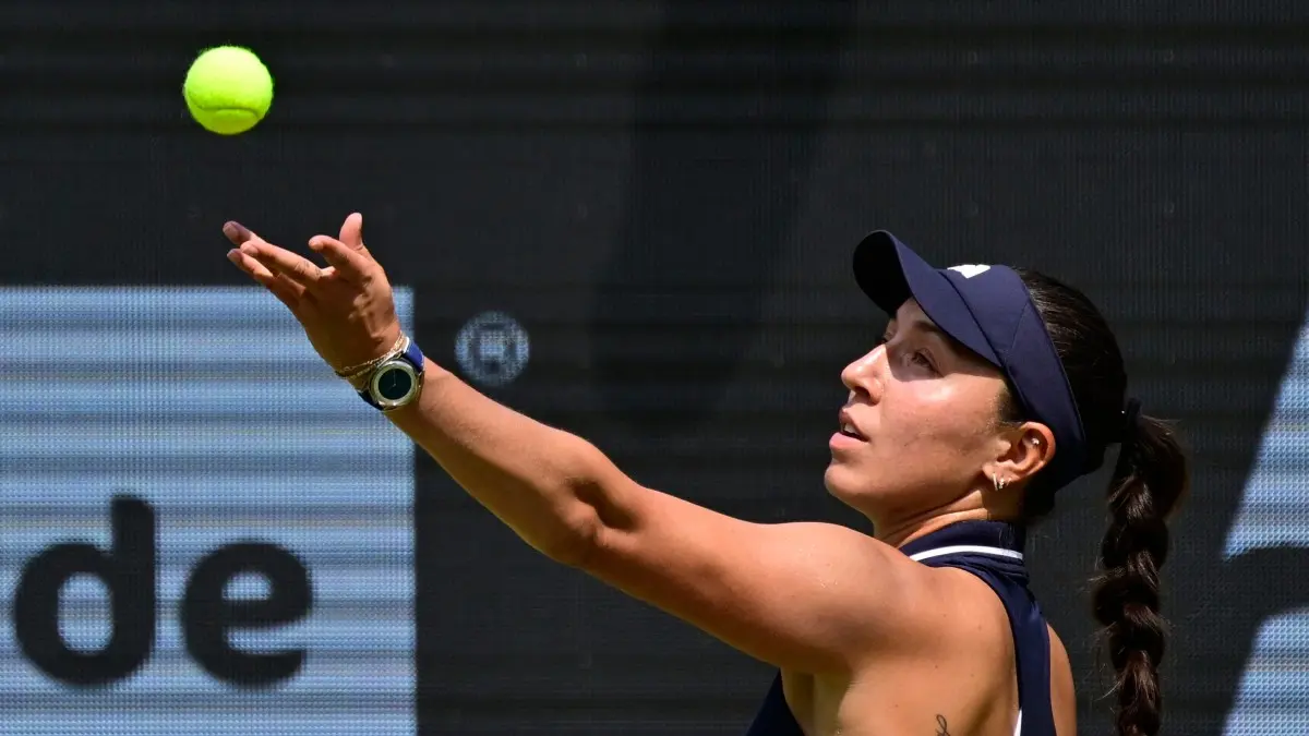 Jessica Pegula menyingkirkan Aryna Sabalenka di semifinal Berlin Open 2026 dan menjaga peluang meraih gelar keduanya. (Photo by AFP)
