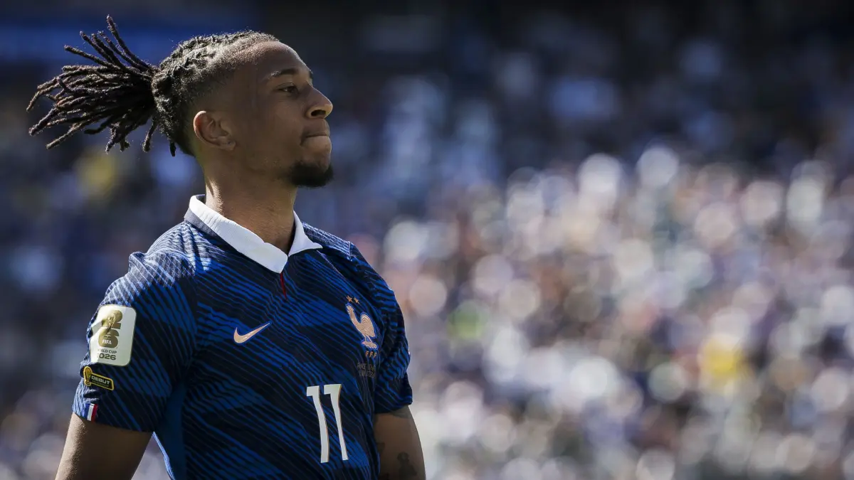 Michael Olise jadi pemain impian Florentino Perez. Real Madrid siap guncang bursa transfer usai gelar rapat internal demi bintang Bayern.