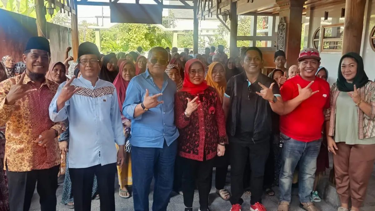 Rachmat Hidayat meresmikan Rumah Aspirasi di Lombok Timur. Warga bisa menyampaikan keluhan soal layanan publik hingga bansos.