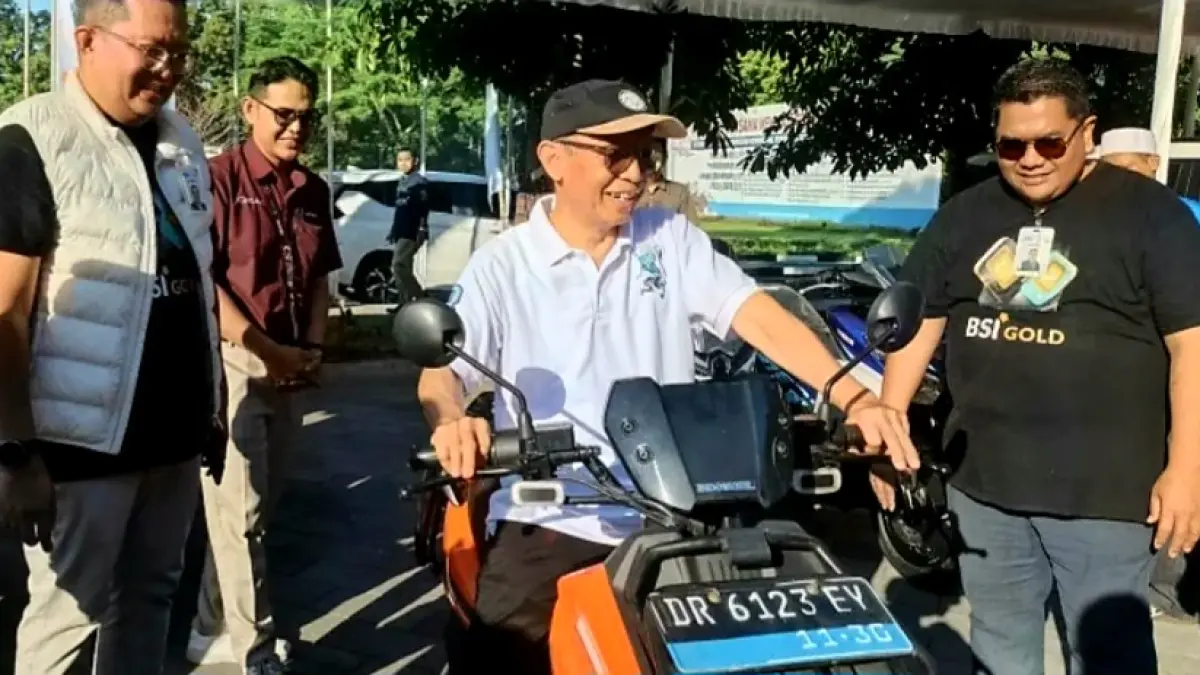SUKSES: Acara OTO Show Mobil Listrik BSI di Kantor Gubernur NTB berlagsung sukses, Sabtu (20/6).