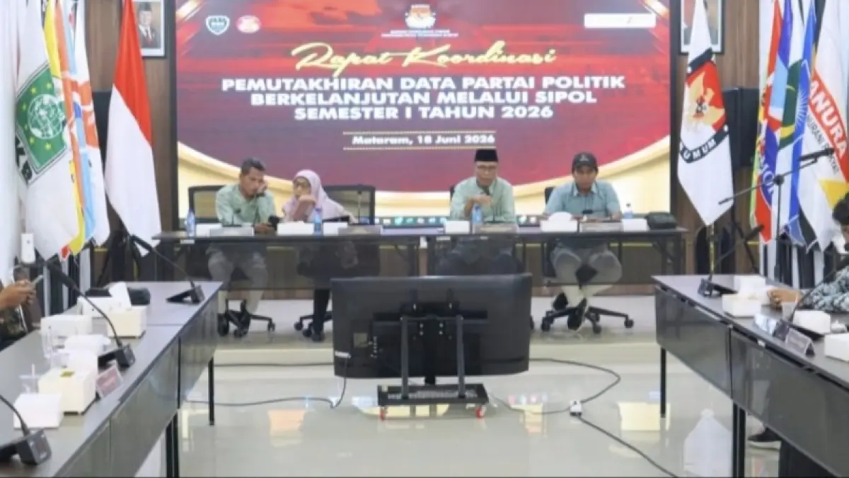 Jajaran KPU NTB menggelar rapat koordinasi pemutakhiran data partai politik berkelanjutan melalui Sipol dengan mengundang seluruh liaison officer (LO) atau tim penghubung parpol, Kamis lalu (18/6).&nbsp;