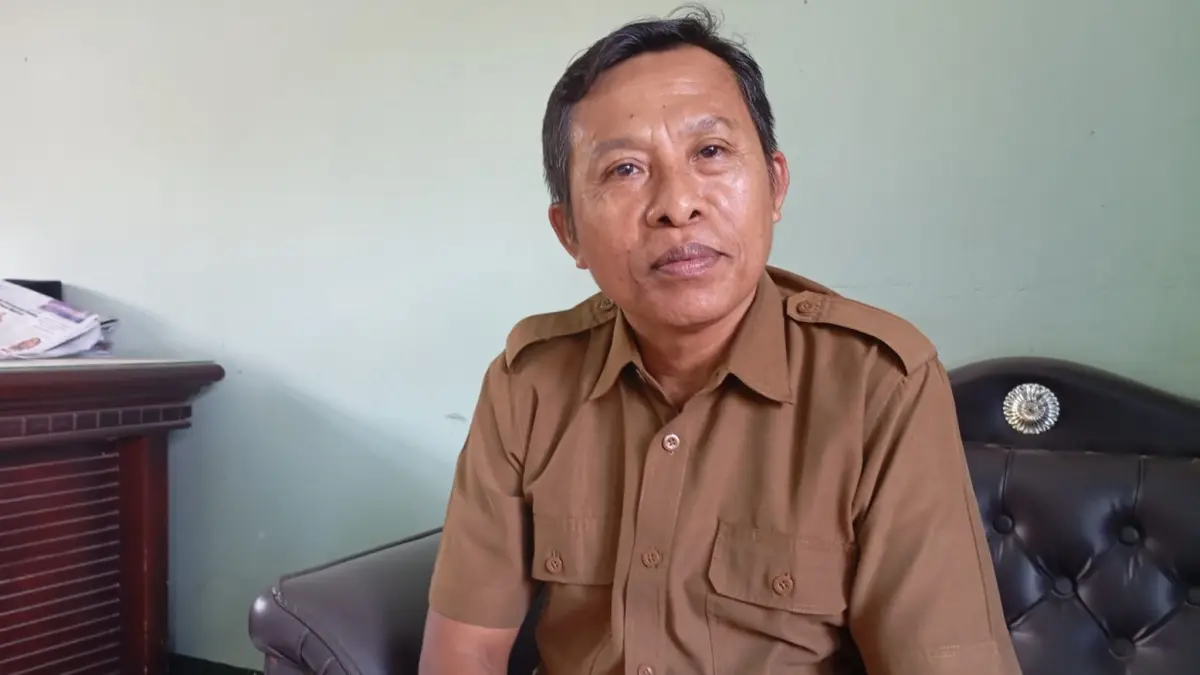 Kepala SMPN 16 Mataram Burhanuddin