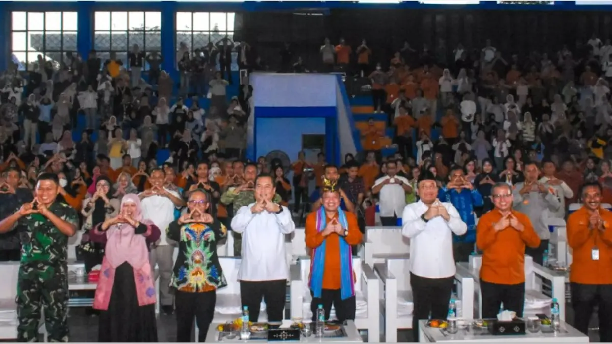 SENSUS: Gubernur NTB Lalu Muhamad Iqbal saat menghadiri kegiatan BPS terkait pelaksanaan Sensus Ekonomi 2026 di Mataram. (DISKOMINFOTIK NTB/LOMBOK POST)