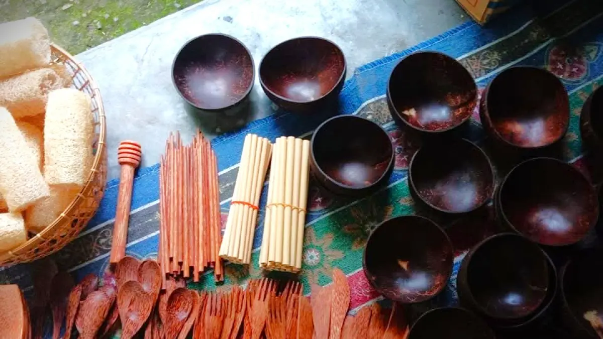 RAMAH LINGKUNGAN: Sejumlah produk kerajinan bambu UD Bambu Rinjani yang ramah lingkungan. (IST/LOMBOK POST)