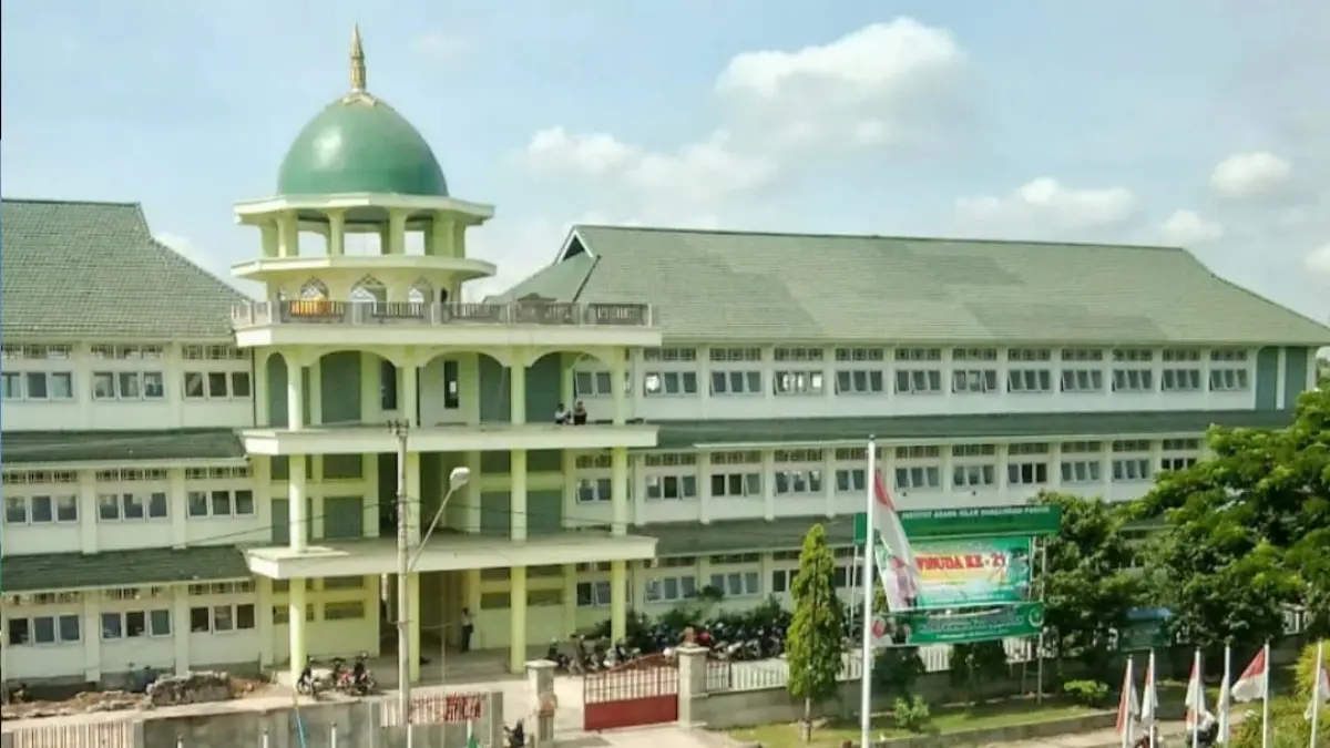 BUKA PASCASARJANA: Gedung Institut Agama Islam Hamzanwadi Pancor. 