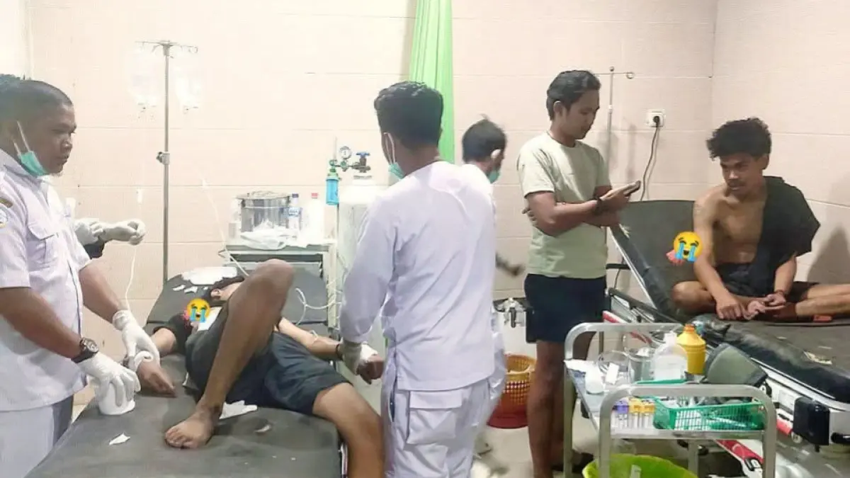 Dua korban menjalani perawatan di RSUD Dompu, Rabu malam (24/6).