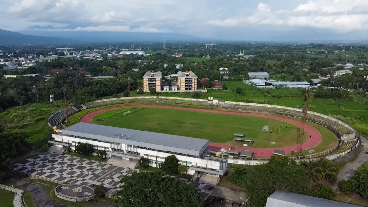 FASILITAS OLAHRAGA: GOR Turida di Kota Mataram, akan menjadi salah satu venue PON 2028 dan direncanakan direnovasi oleh pemerintah. (IVAN/LOMBOK POST)