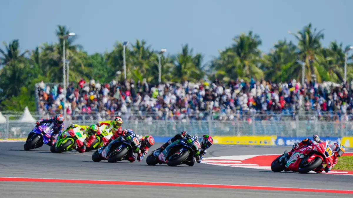 JELANG MOTOGP: Para pembalap MotoGP Mandalika tahun lalu saat adu kecepatan di lintasan Sirkuit Internasional Mandalika, Loteng.
 