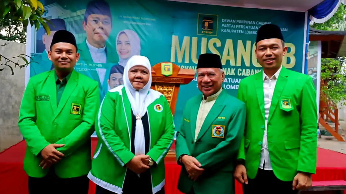 KONSOLIDASI AKAR RUMPUT: Ketua DPC PPP Lombok Barat Muhali (paling kanan) bersama Ketua DPW PPP NTB H Muzihi dan mantan Ketua DPW NTB Hj Wartiah serta Sekretaris PPP Lobar Muhammad Munip.