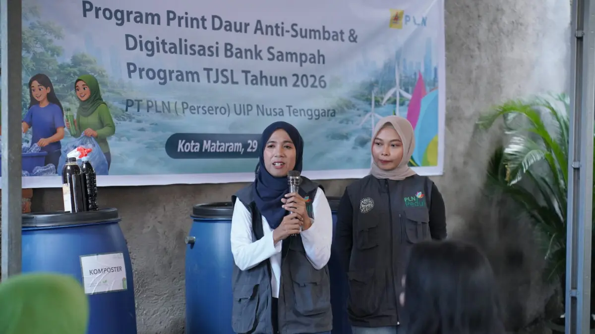 Pendiri Komunitas Gelisah Lailatul Ulfa memperkenalkan website gelisahcommunity.com sebagai platform digital untuk mendukung edukasi dan pengelolaan bank sampah berbasis masyarakat.