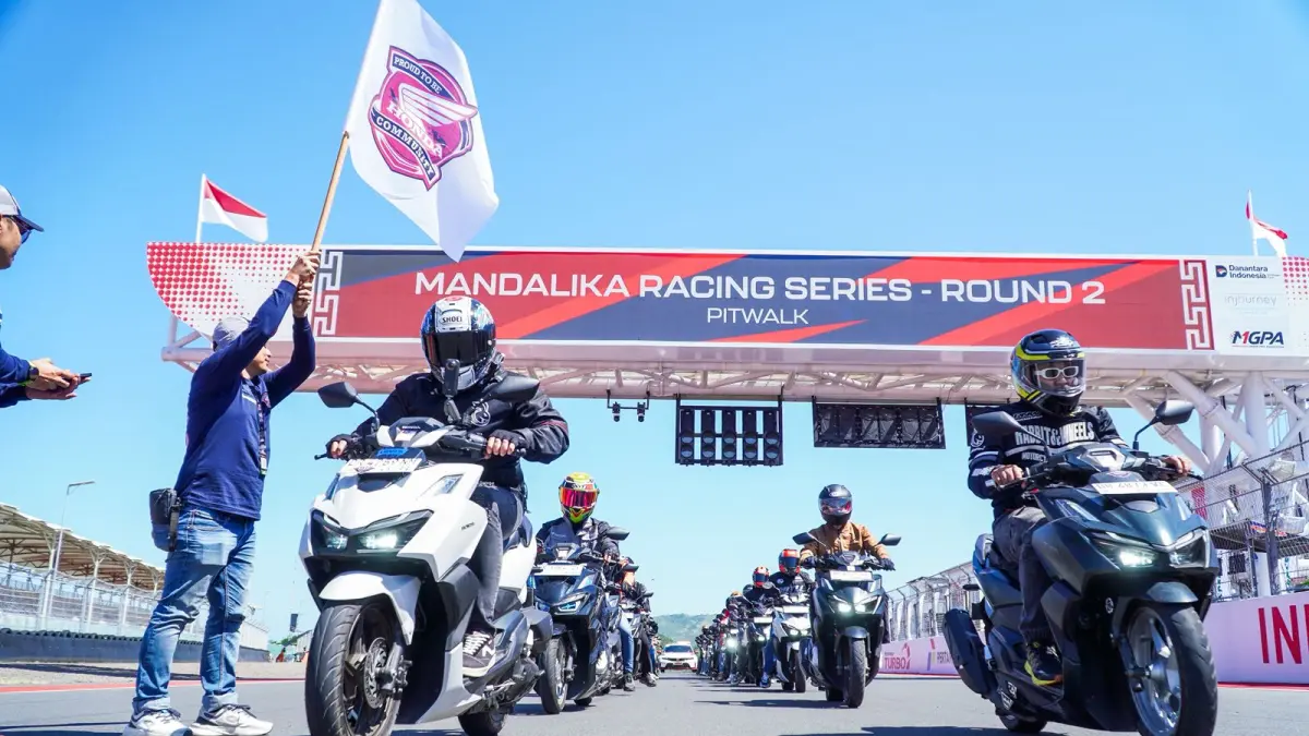 Track Day : Komunitas Honda Vario saat menjajal sirkuit Mandalika, (21/6).(Honda for Lombok Post)