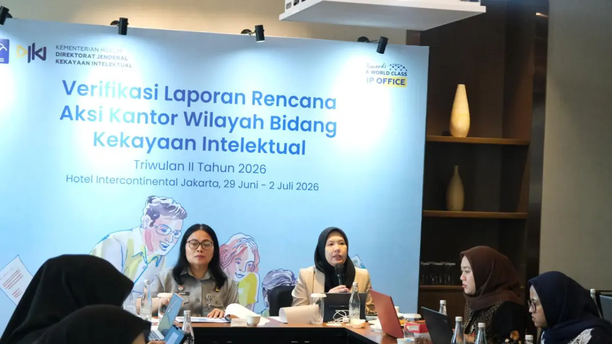 Kepala Divisi Pelayanan Hukum Kanwil Kemenkum NTB memaparkan capaian Program Kekayaan Intelektual Triwulan II 2026 dalam kegiatan verifikasi di Jakarta. Seluruh indikator kinerja berhasil melampaui target yang ditetapkan.