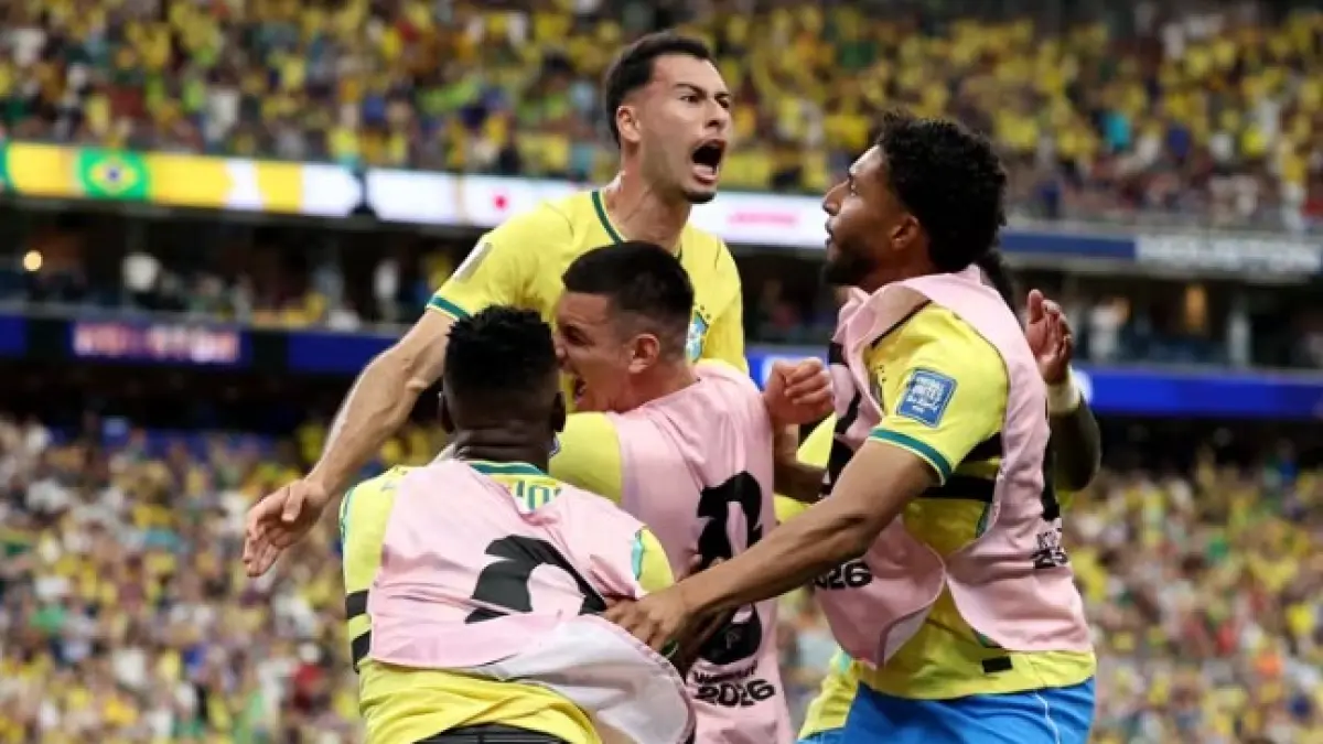 Pemain Brasil merayakan gol ke gawang Jepang di babak 32 besar Piala Dunia 2026. (FIFA)