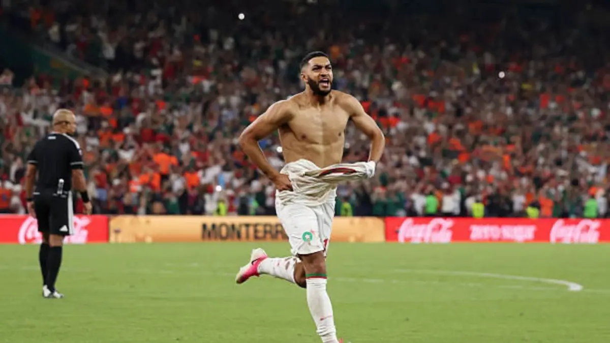 Penyerang Maroko Ismael Saibari merayakan kemenangan usai menjadi penentu kemenangan lewat adu penalti dengan Belanda di Monterrey Stadium, Meksiko, Selasa (30/6).