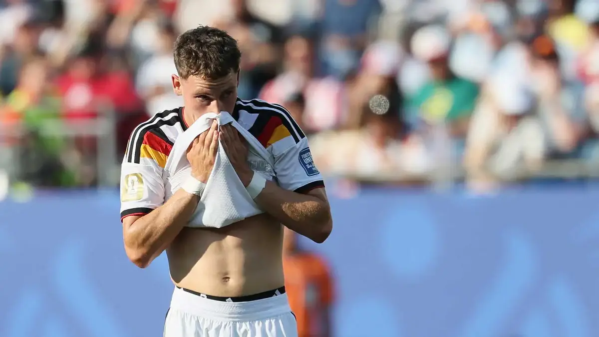 Sejarah runtuh! Rekor adu penalti Jerman hancur di Piala Dunia 2026 usai didepak Paraguay. Ramalan Toni Kroos kini jadi kenyataan.