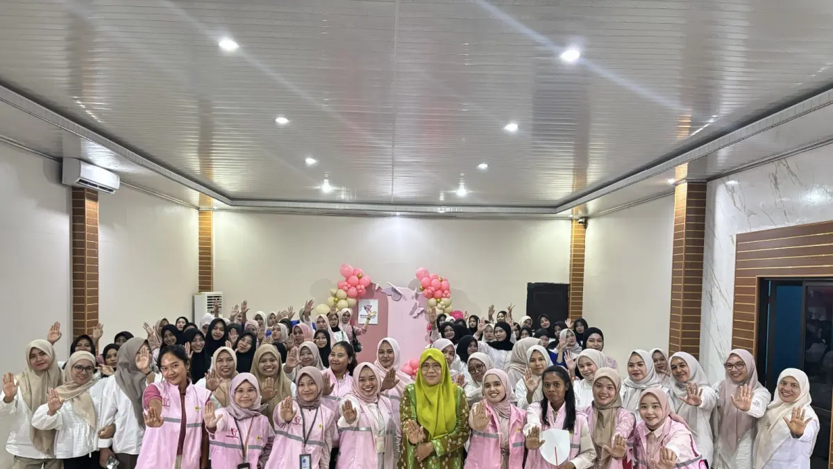 Srikandi PLN UIW NTB mengedukasi mahasiswa STIE Bima tentang pencegahan pelecehan seksual.